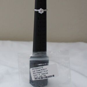 1.0 CT Moissanite Adjustable Ring RETAILS $150